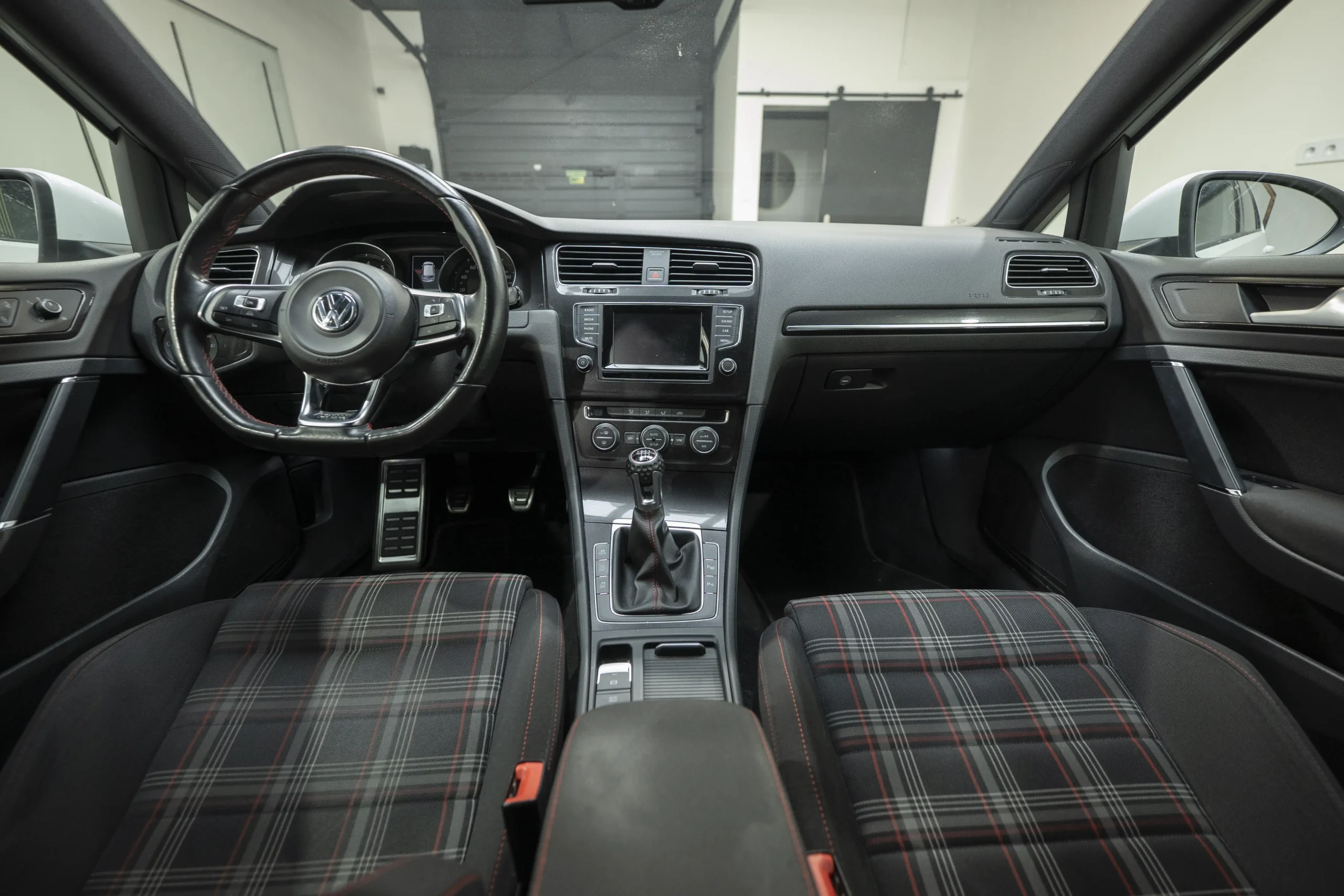 golf_gti-16